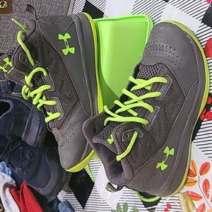 Boys under armour shoes size 1
